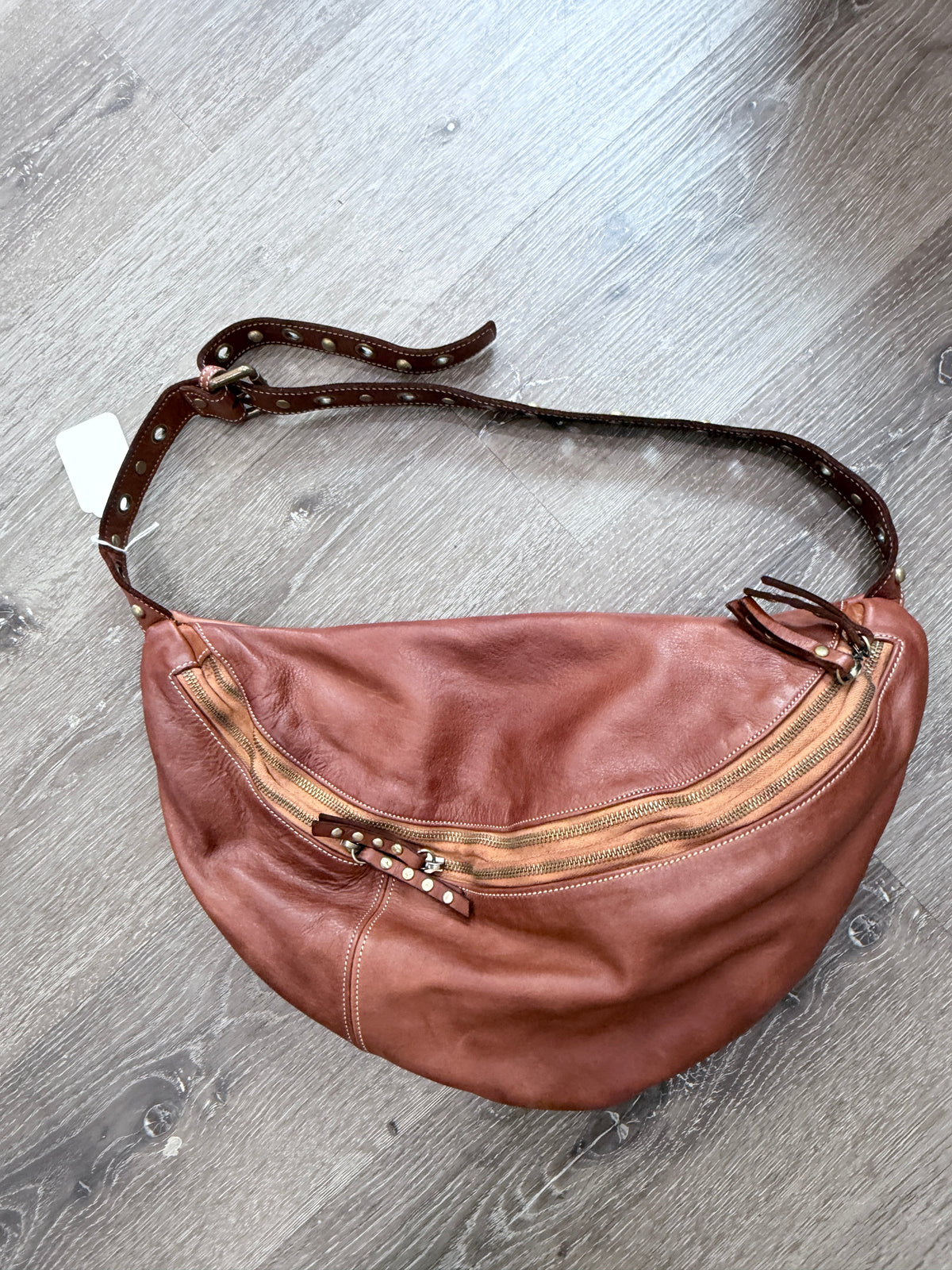 Bella Large Sling in Cognac - Sample Sale