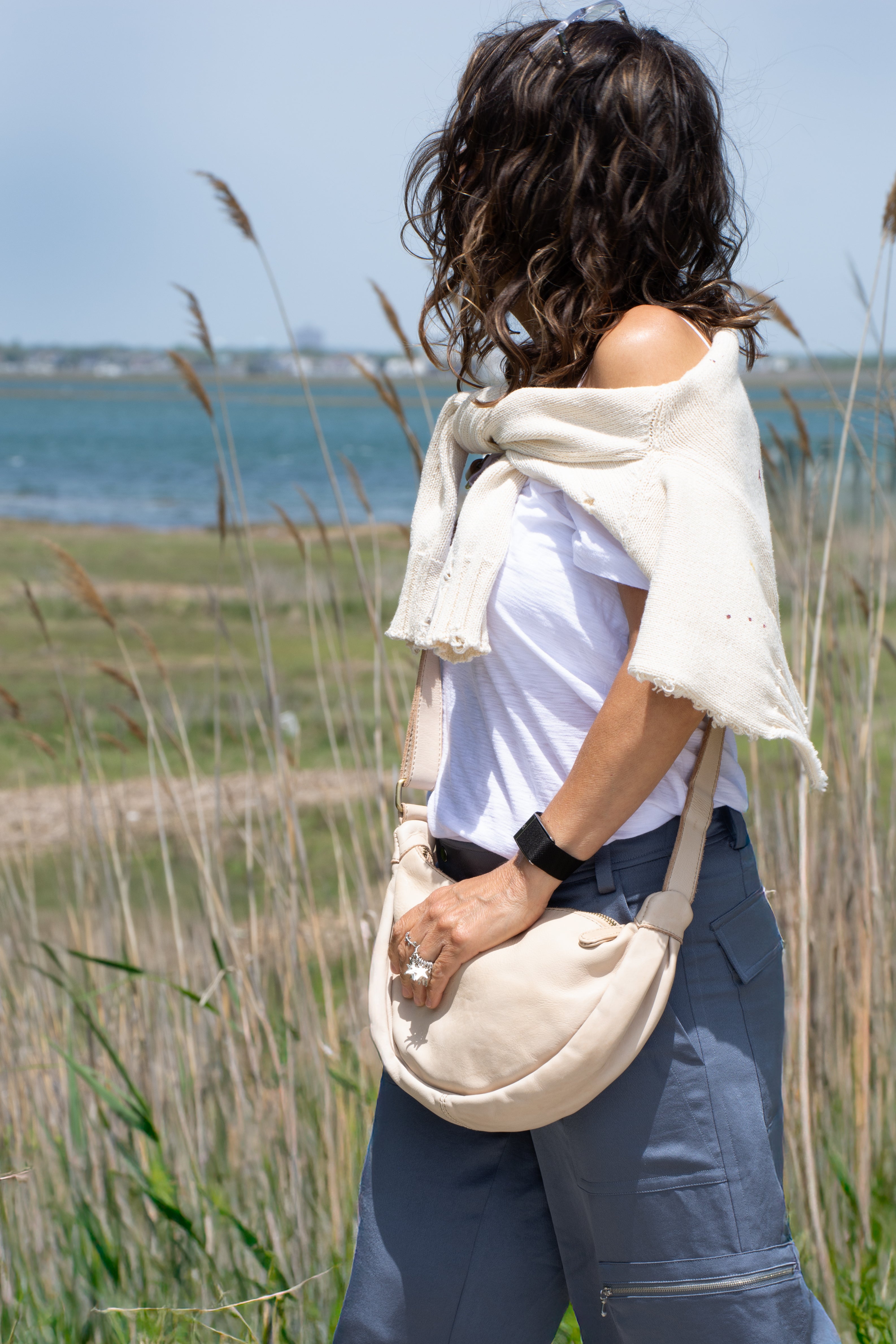 Hug Hobo in Light Taupe