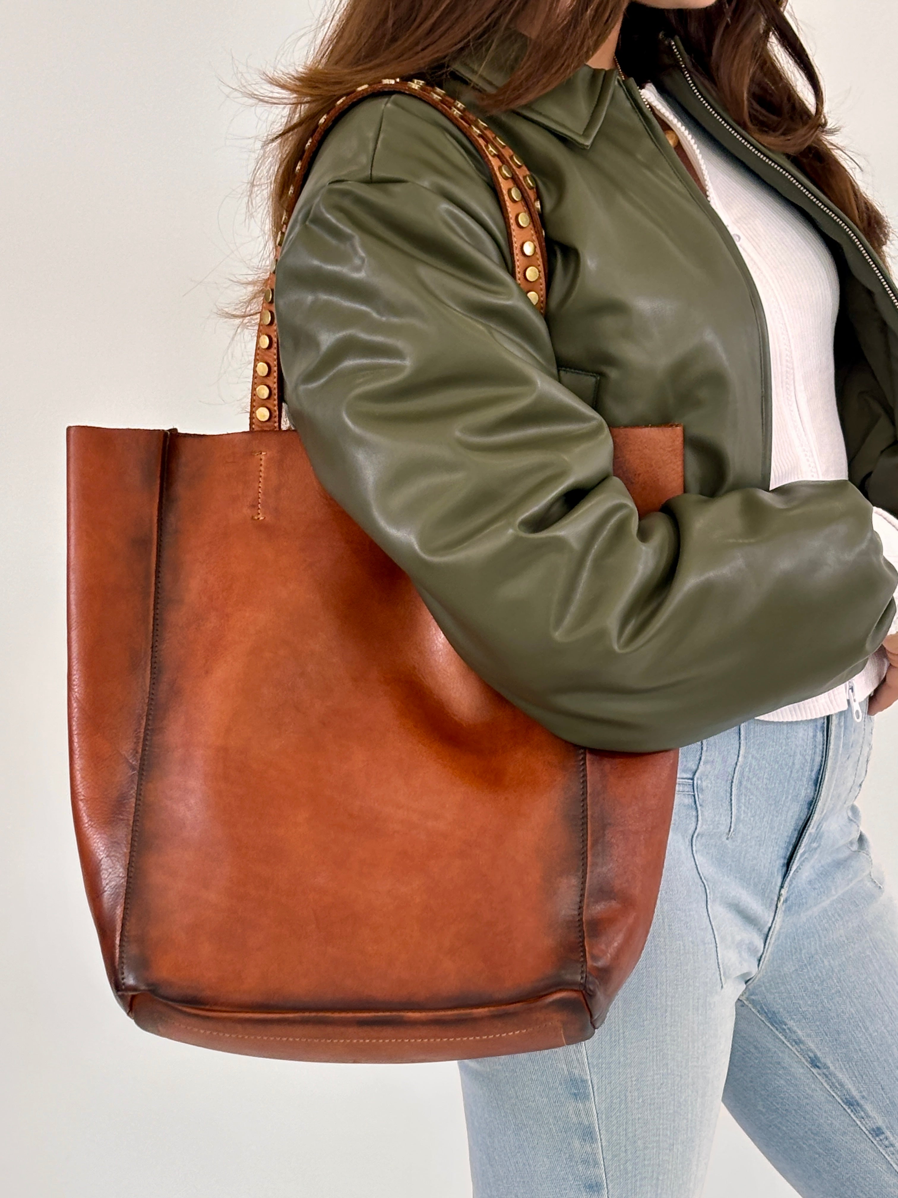 Wanderlust Tote in Light Taupe